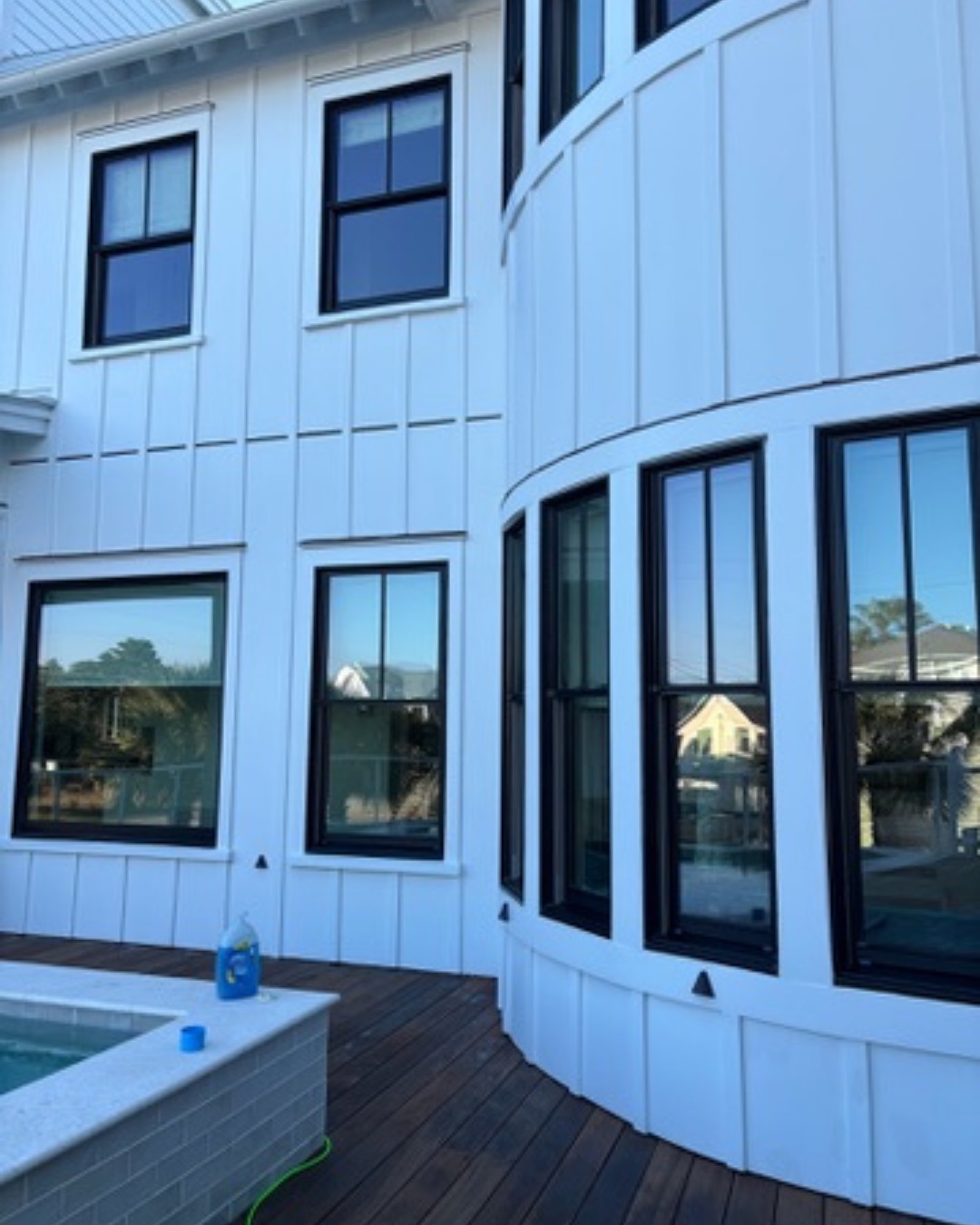 Cleaned exterior building after pressure washing service.